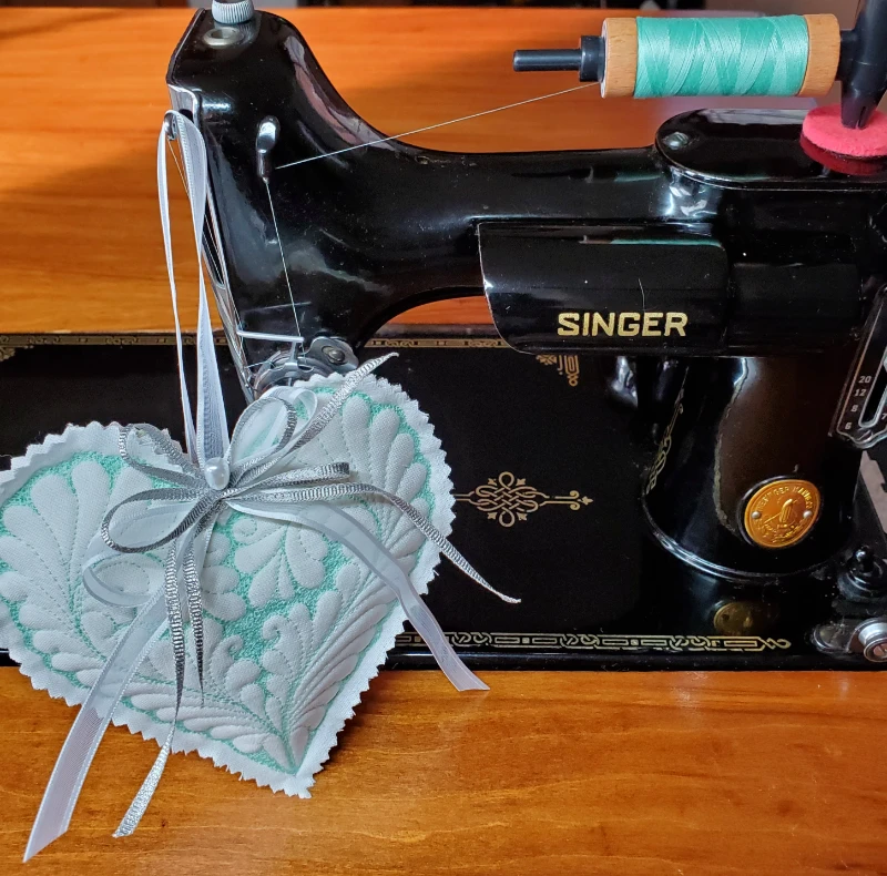 80WT Karen Miller FMQ Feather Machine