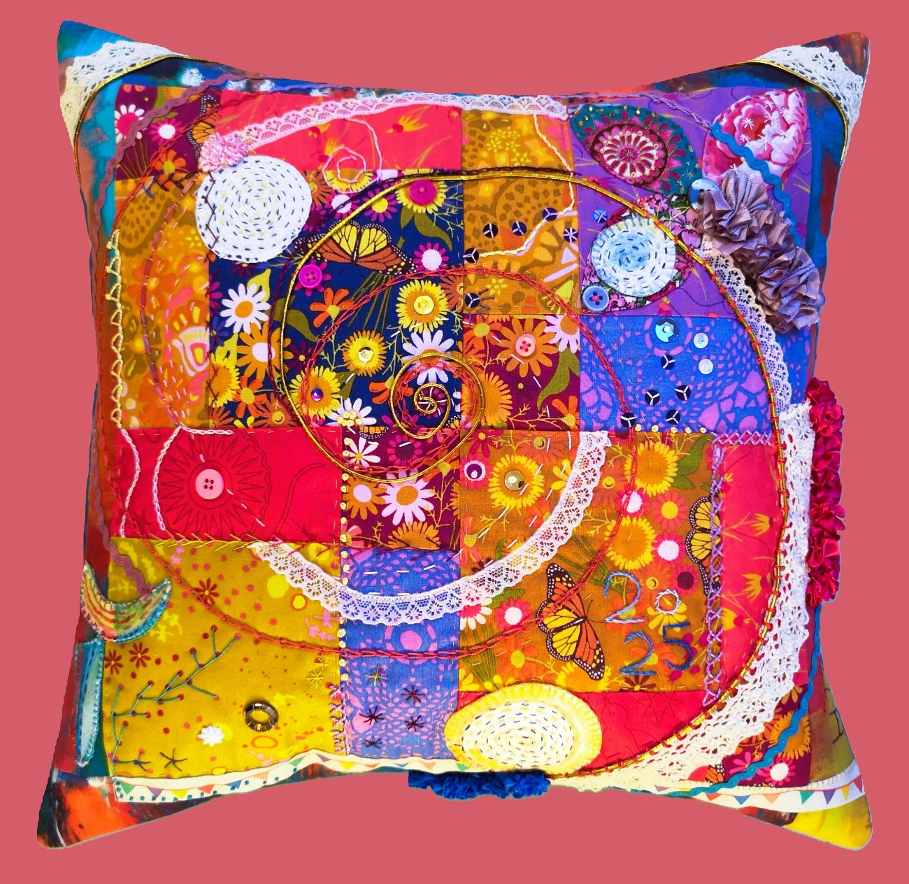 Elizabeth Hill Completes our Patchwork course and achieves her hand-stitched dreams