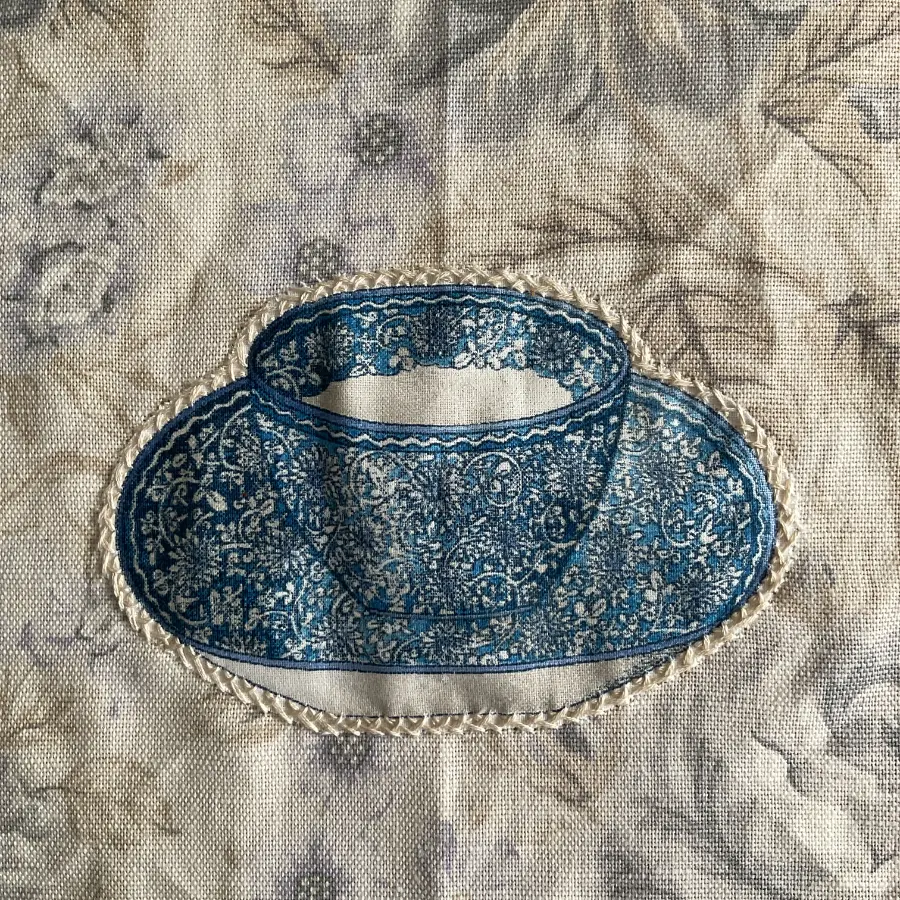 machine made quilt with china image embroidery